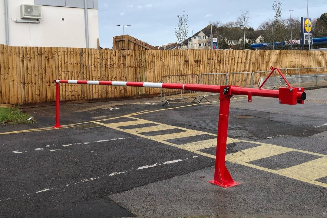 manually operated access gate