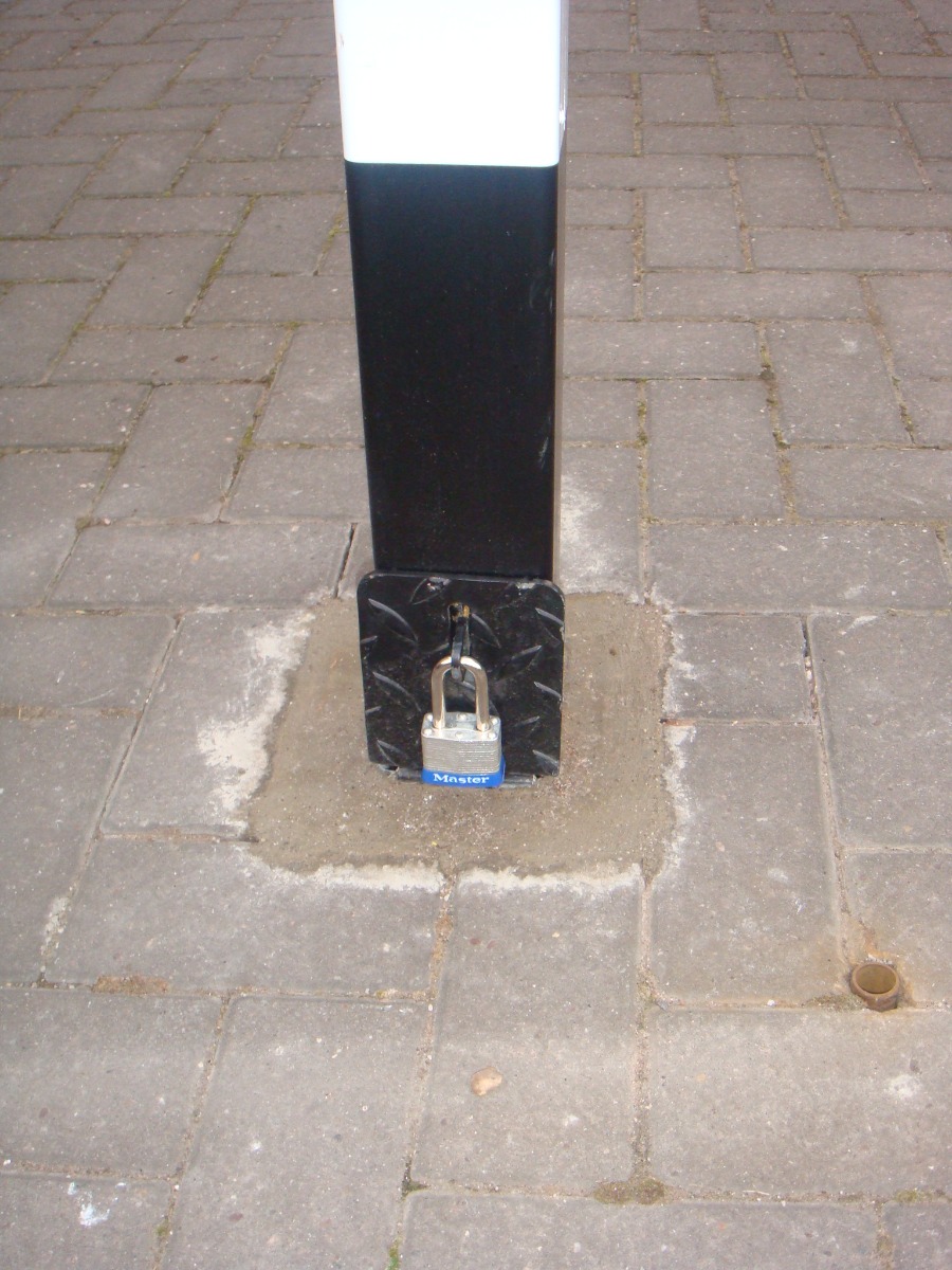 Removable Security Posts - Western Industrial Products